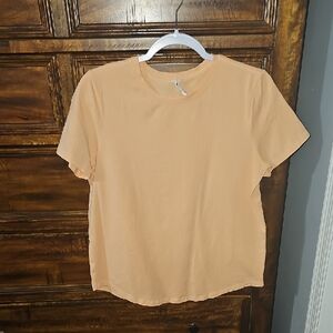 Lululemon Love Tee Sz 8 Pre Owned!! Great Condition!